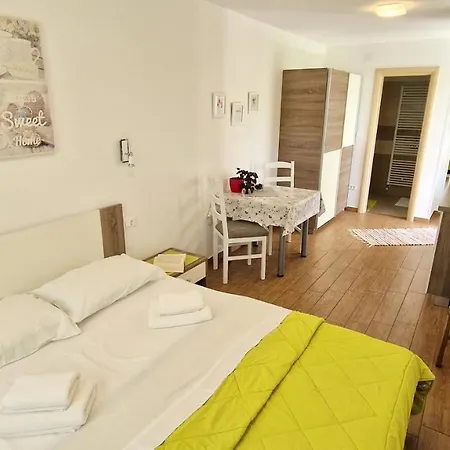 Apartment Pipo Krk Town Exterior photo